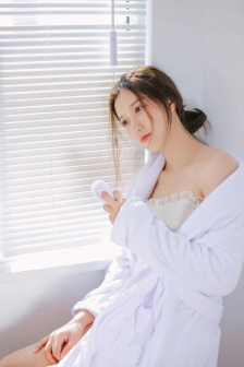 金瓶第1回双乳被吸